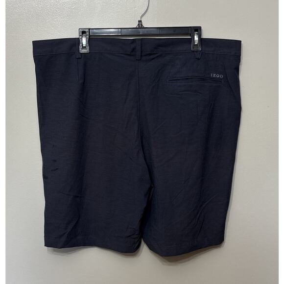 IZOD Gray Golf Shorts Straight Fit Light Weight Waist 42" Inseam 9" - Picture 2 of 2